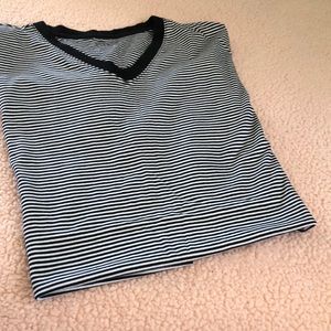 Harbor Bay v neck shirt brand new